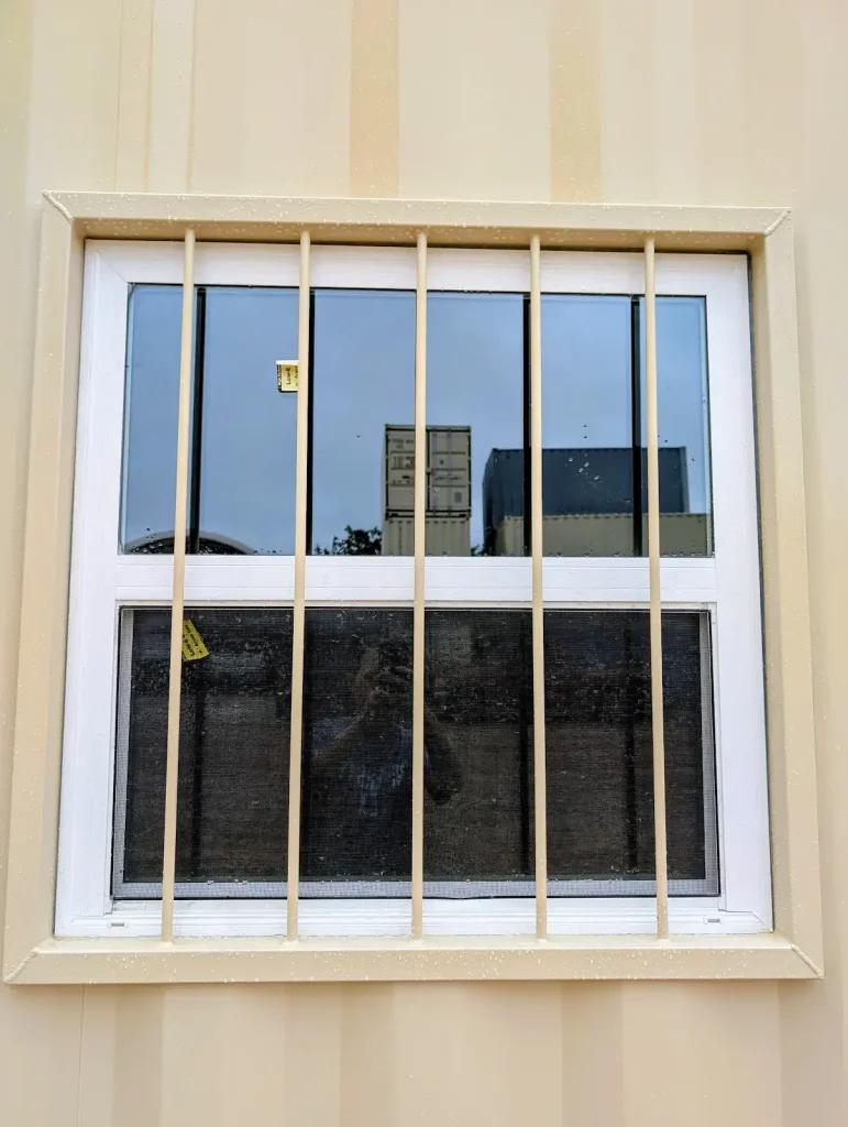 Window with or without bars